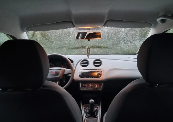 Seat Ibiza cena 17900 przebieg: 137000, rok produkcji 2012 z Wałcz małe 407